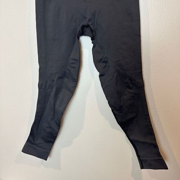 Lululemon Seamless Black Leggings - Picture 2 of 9